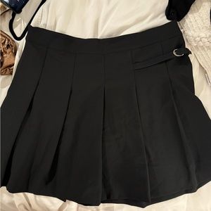 Express XL Black Pleated Mini Skirt